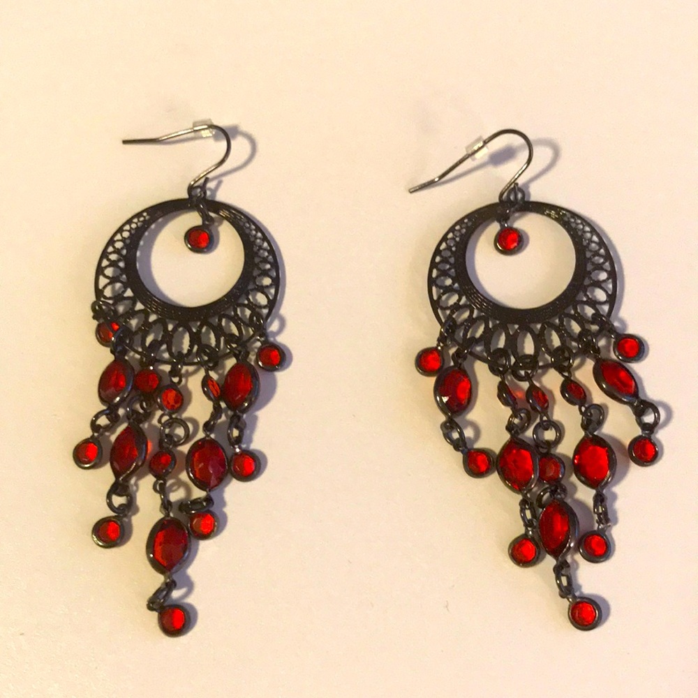 Claire’s drop earrings